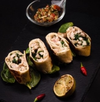 Чемичанга с курицей и шпинатом