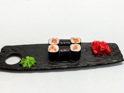 Ролл Саке маки