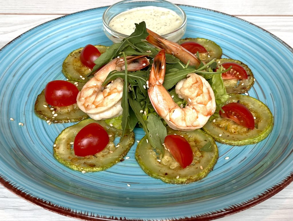 Салат с кор. креветками, цукини, Пармез