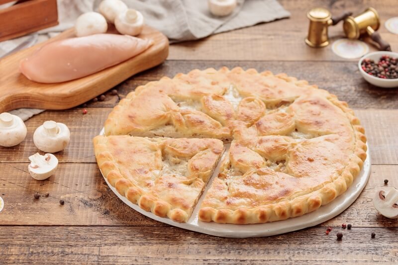 Пирог с курицей, грибами и сыром 1000 гр