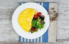Омлет с лососем и крем чизом