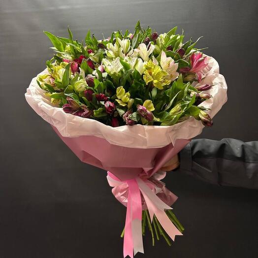 Букет из 31 Альстромерии