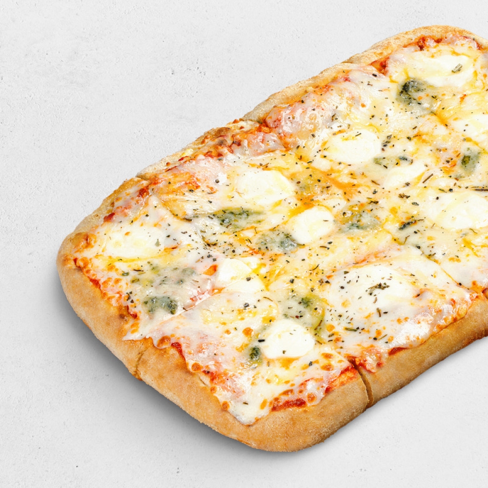 Четыре сыра римская на томатном соусе