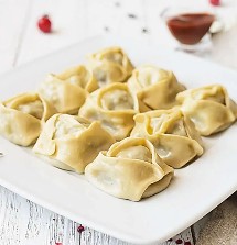 Манты с курицей и шпинатом заморож