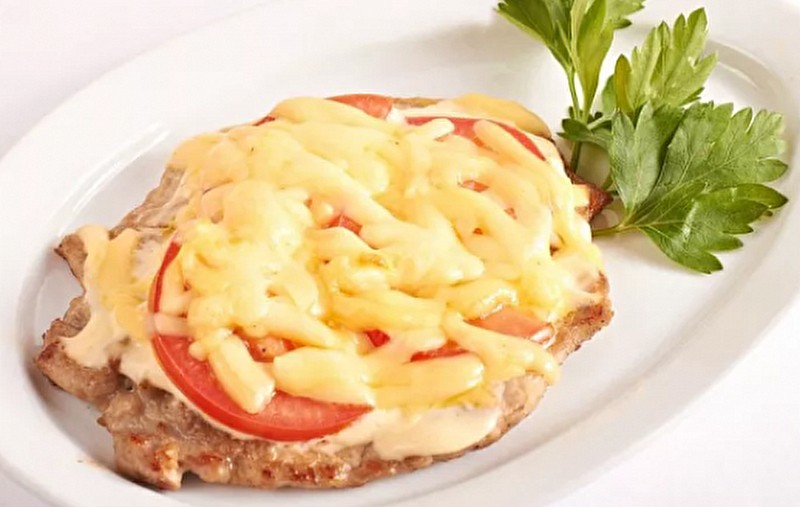 Свинина запеченная с сыром