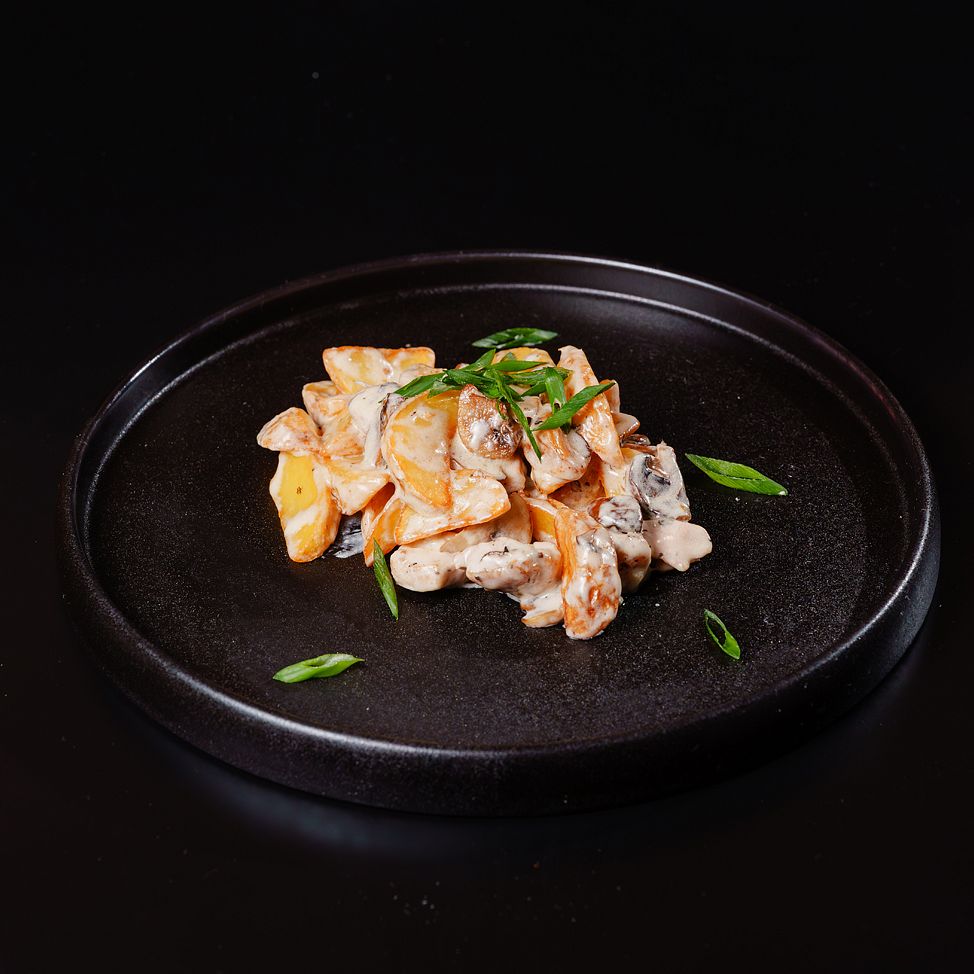 Курица с грибами в сливочном соусе