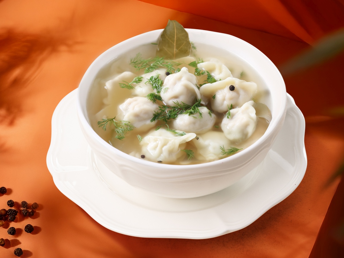 Говяжьи пельмени в курином бульоне