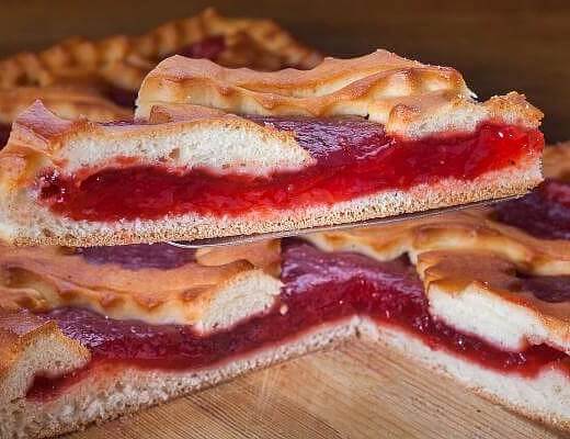 Пирог с клубникой