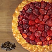 Пирог с клубникой