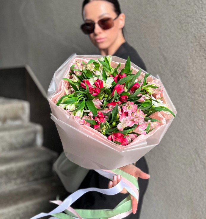 Букет «МИКС Альстро»