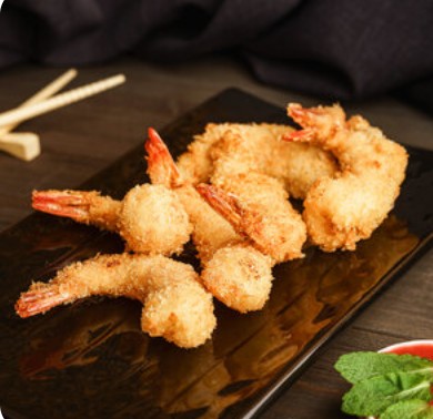 Королевские креветки в темпуре с клубничным соусом