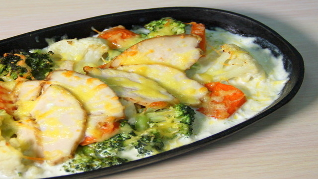 Филе куриное запечённое с овощами