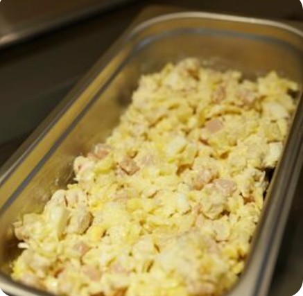 Салат с ананасом