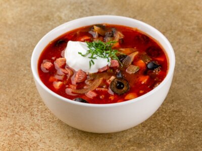 Солянка с копченостями