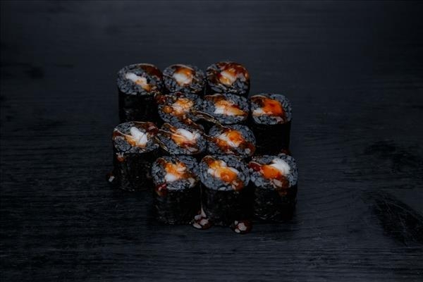 Чёрные маки с креветками 12шт.