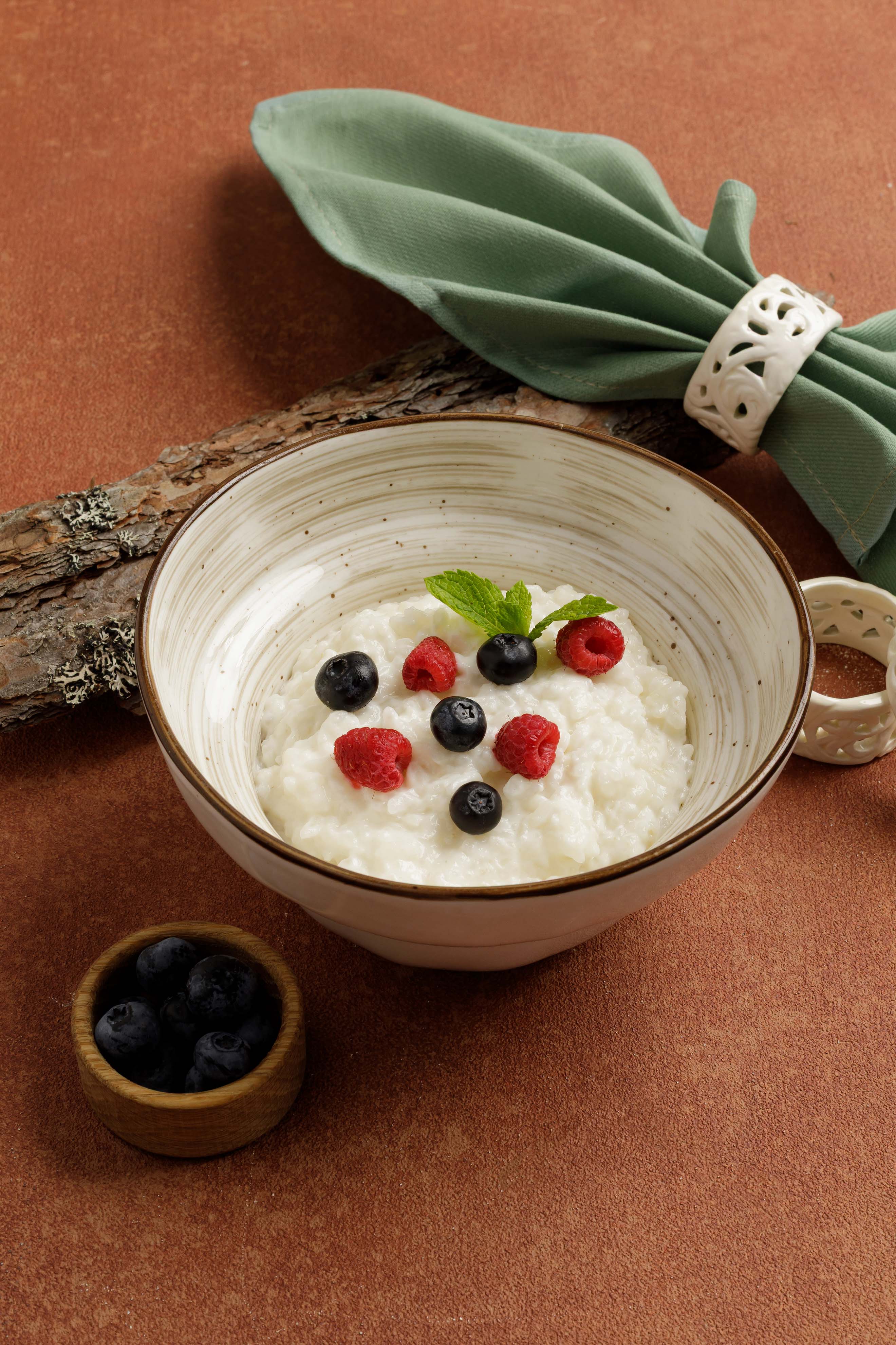 Каша рисовая с ягодами