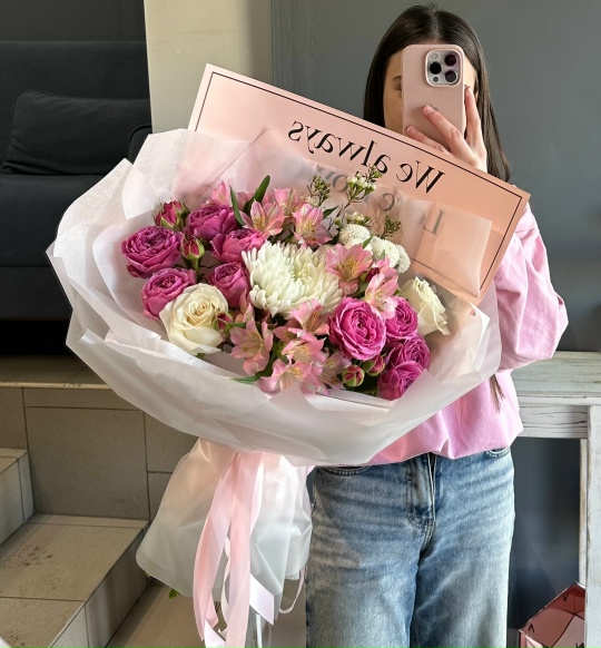 Яркий красивый букет