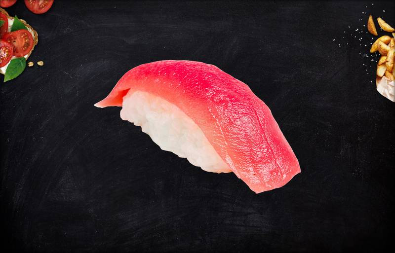 Суши с тунцом