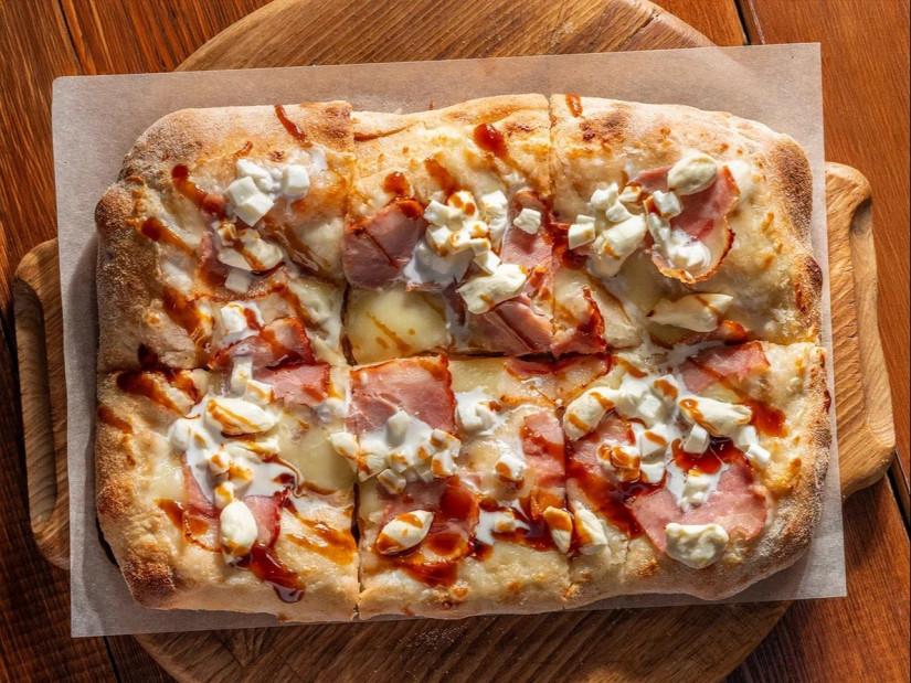Р Пицца с беконом и творожным сыром