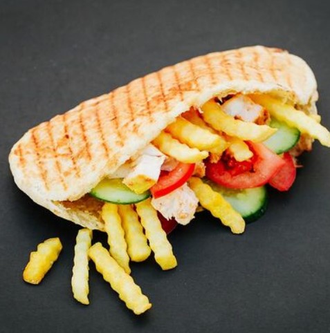 Булочка с курицей