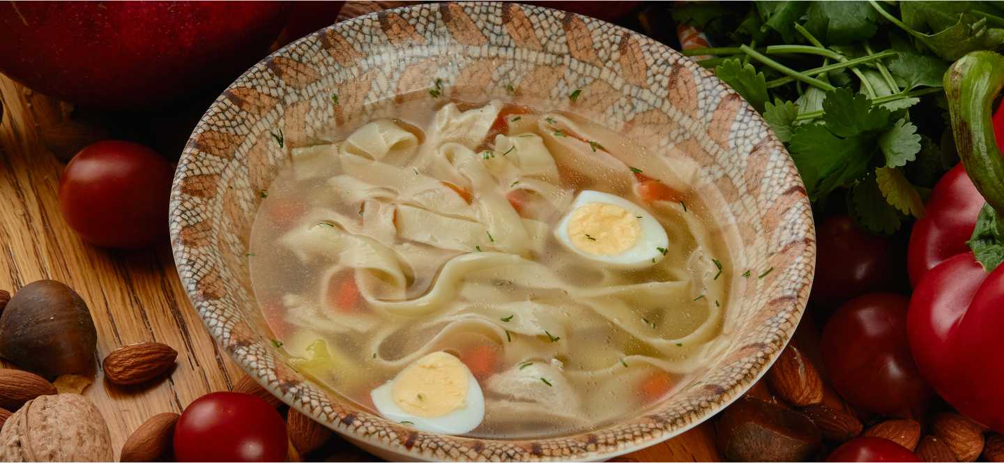 Суп с домашней лапшой и цыпленком
