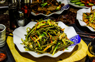 21 Салат из папоротника с куриным филе