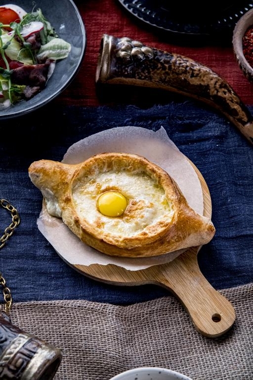 Д Хачапури по-аджарски