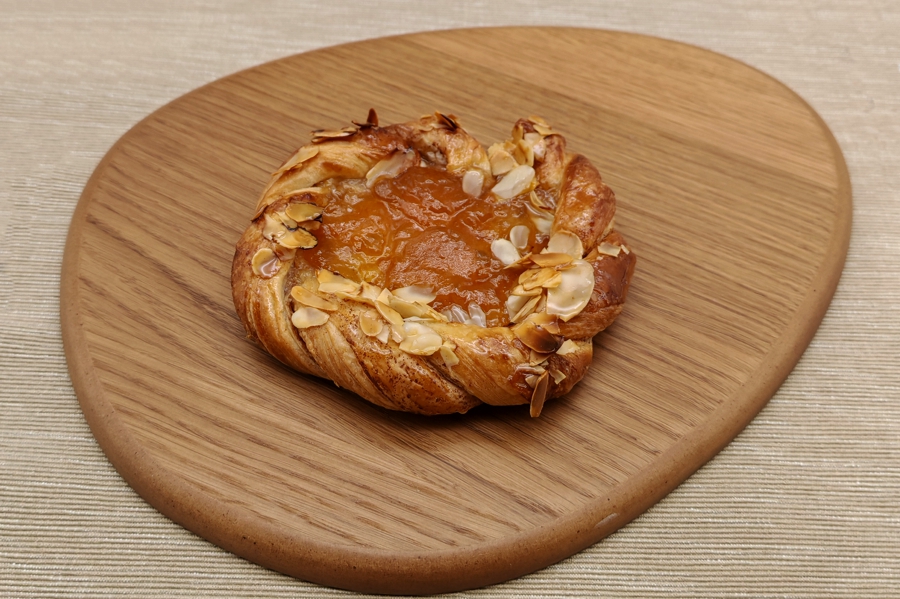 Вензель с абрикосом и корицей