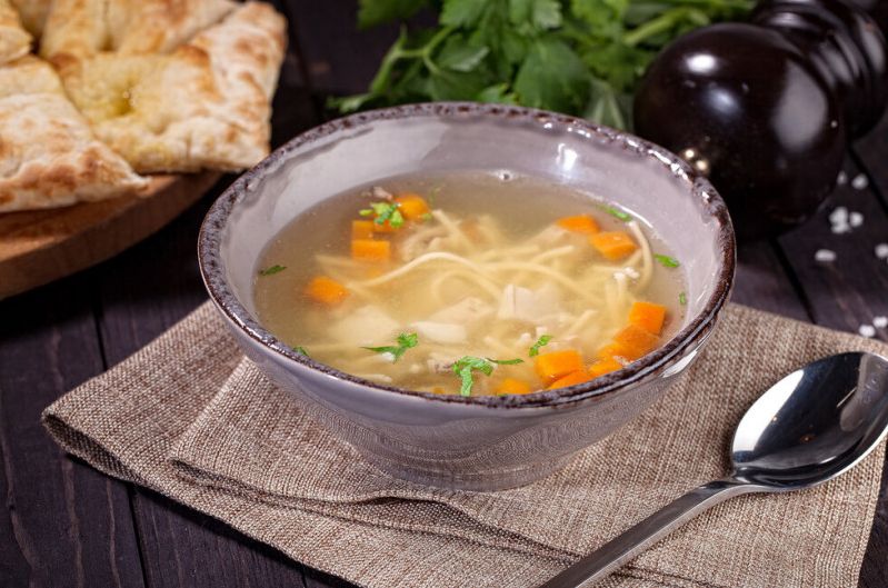 Суп куриный с домашней лапшой