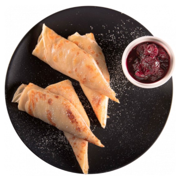 Блины с творогом и смородиновым вареньем