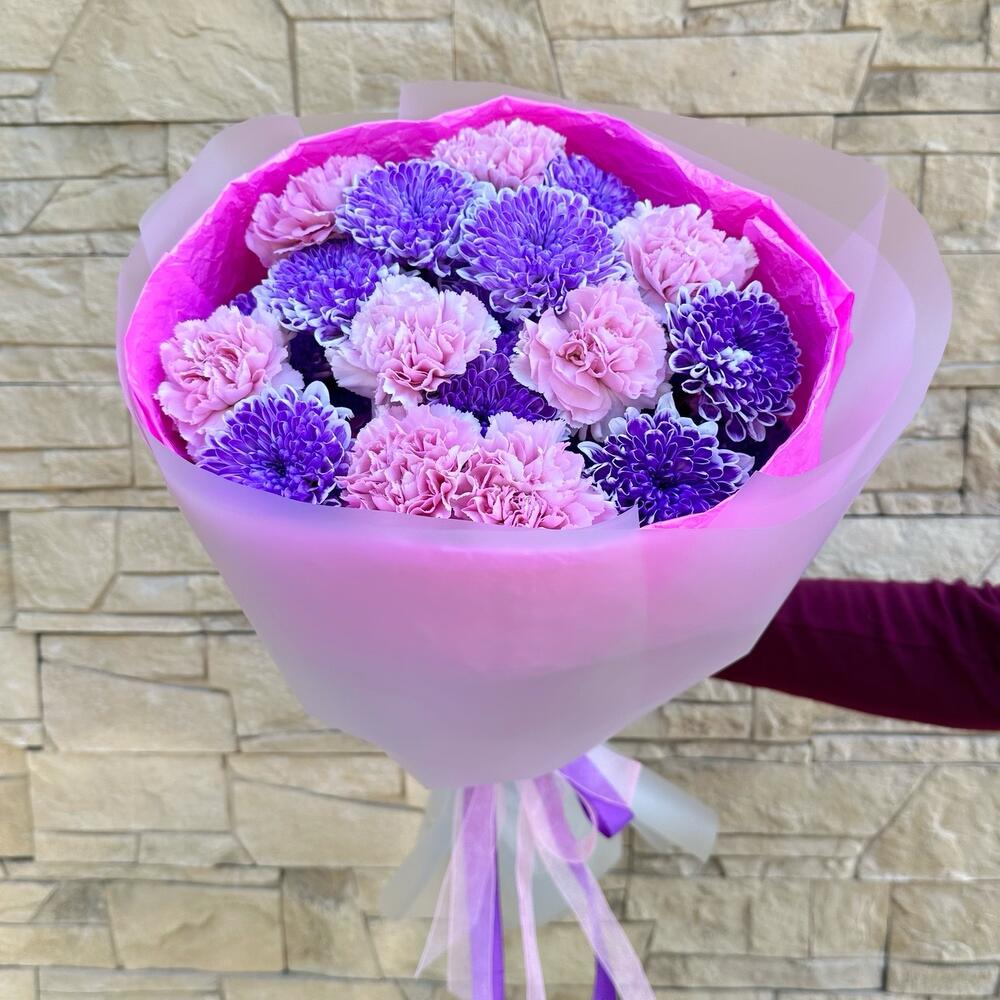 Букет Хризантемы фиолетовые с розовыми диантусами