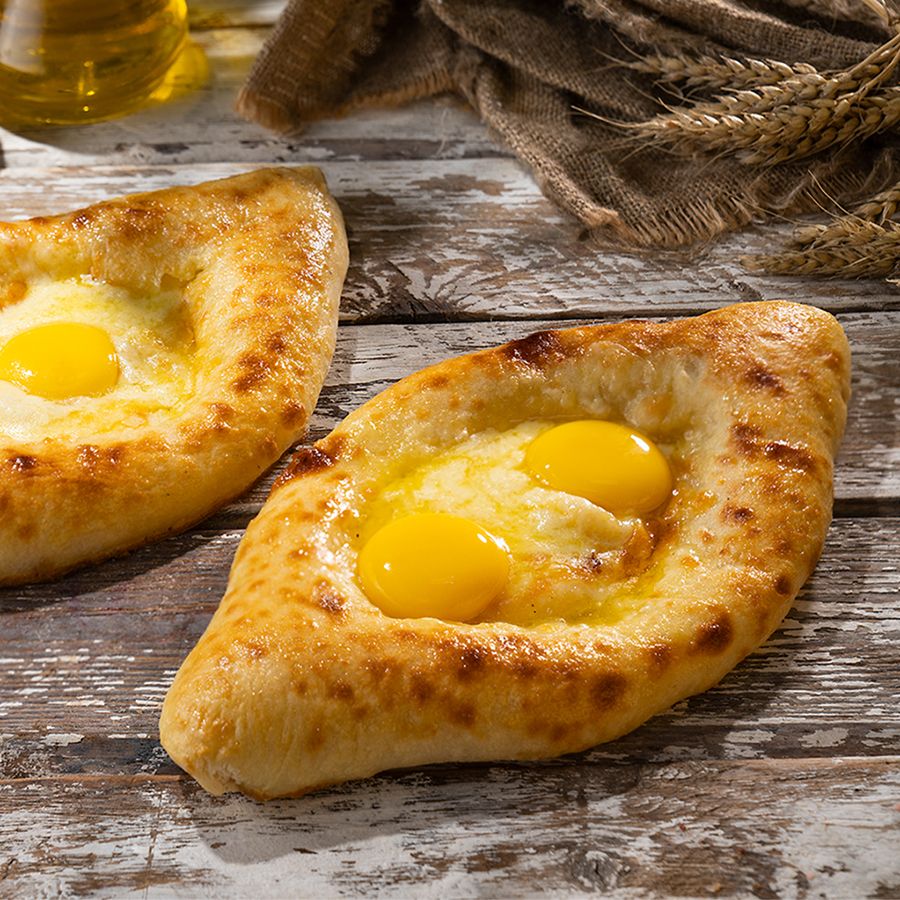 Хачапури по Аджарски с 2 яйцами 400 гр