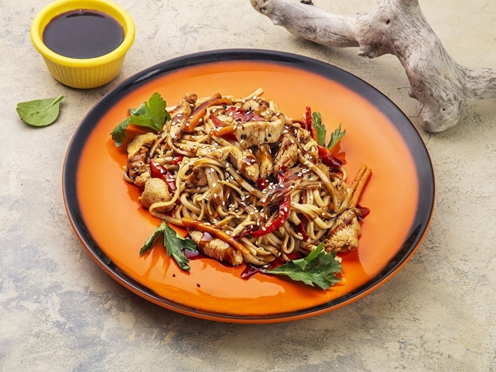 Удон с курицей