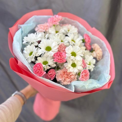 Букет цветов: ромашки, диантусы (б2064)