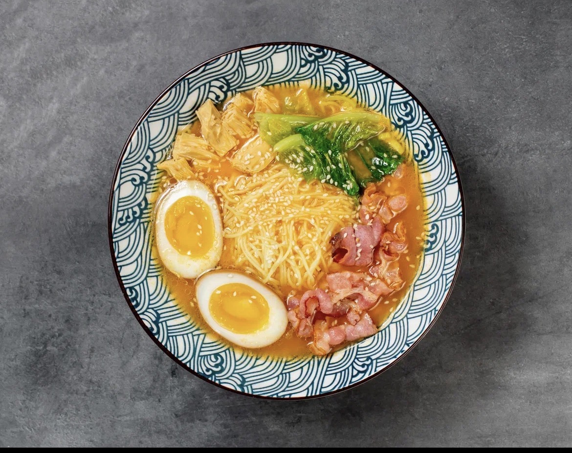 Сырный рамен с беконом