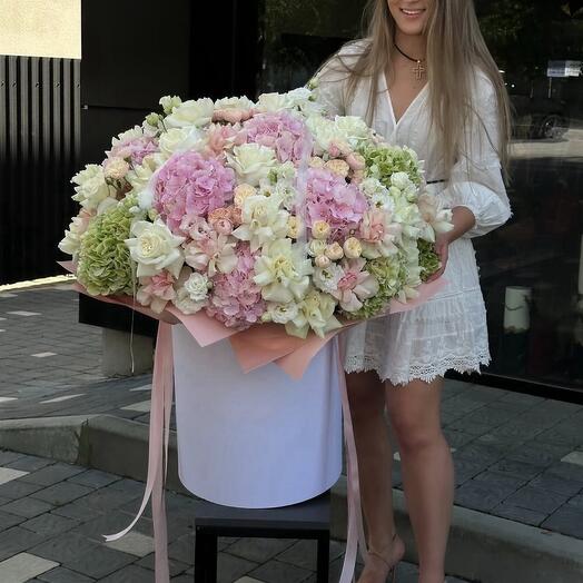 Большой короб ассорти цветов французская 