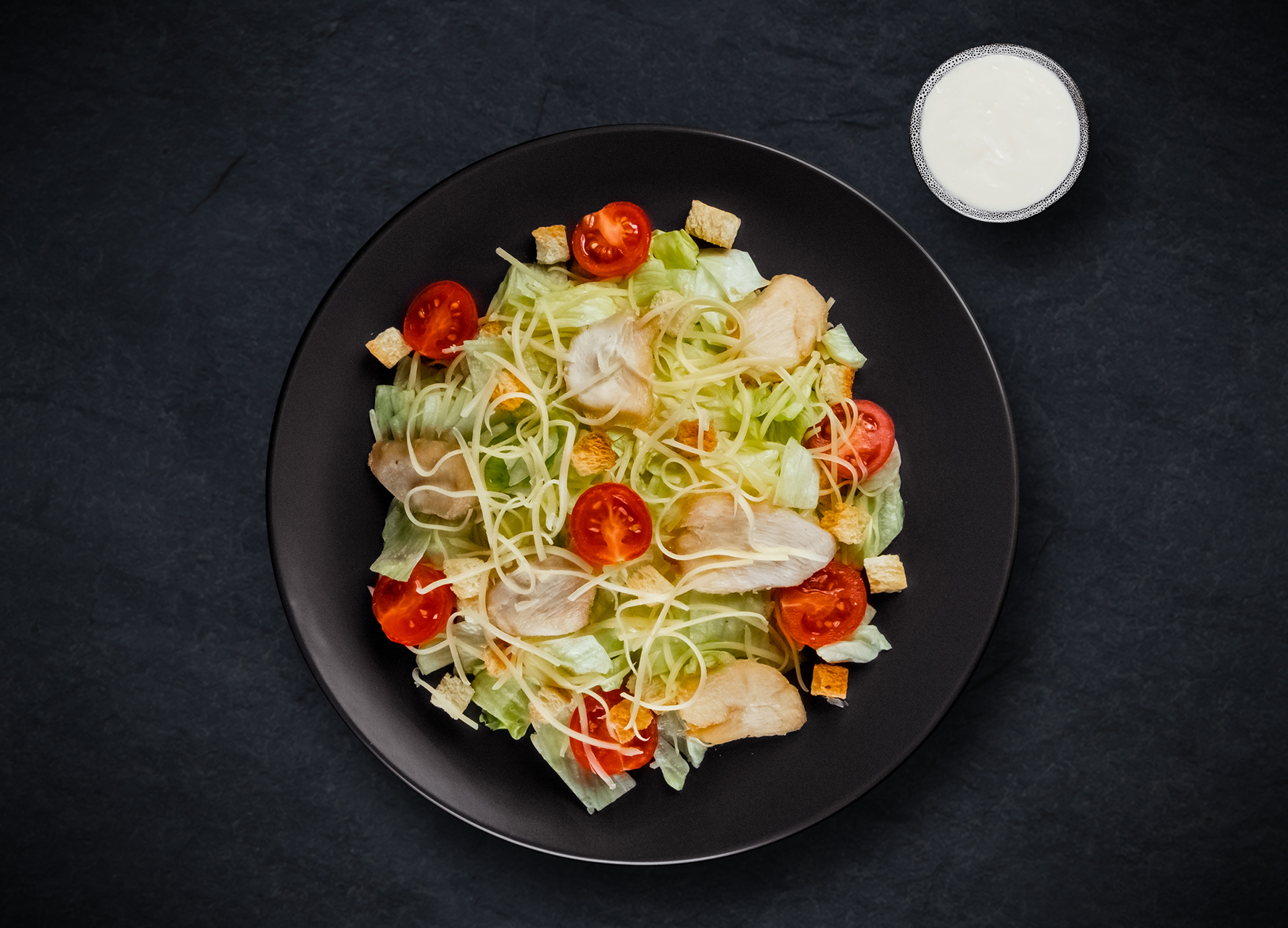 Салат Цезарь с цыпленком