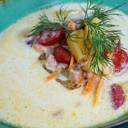 Сливочная уха с лососем