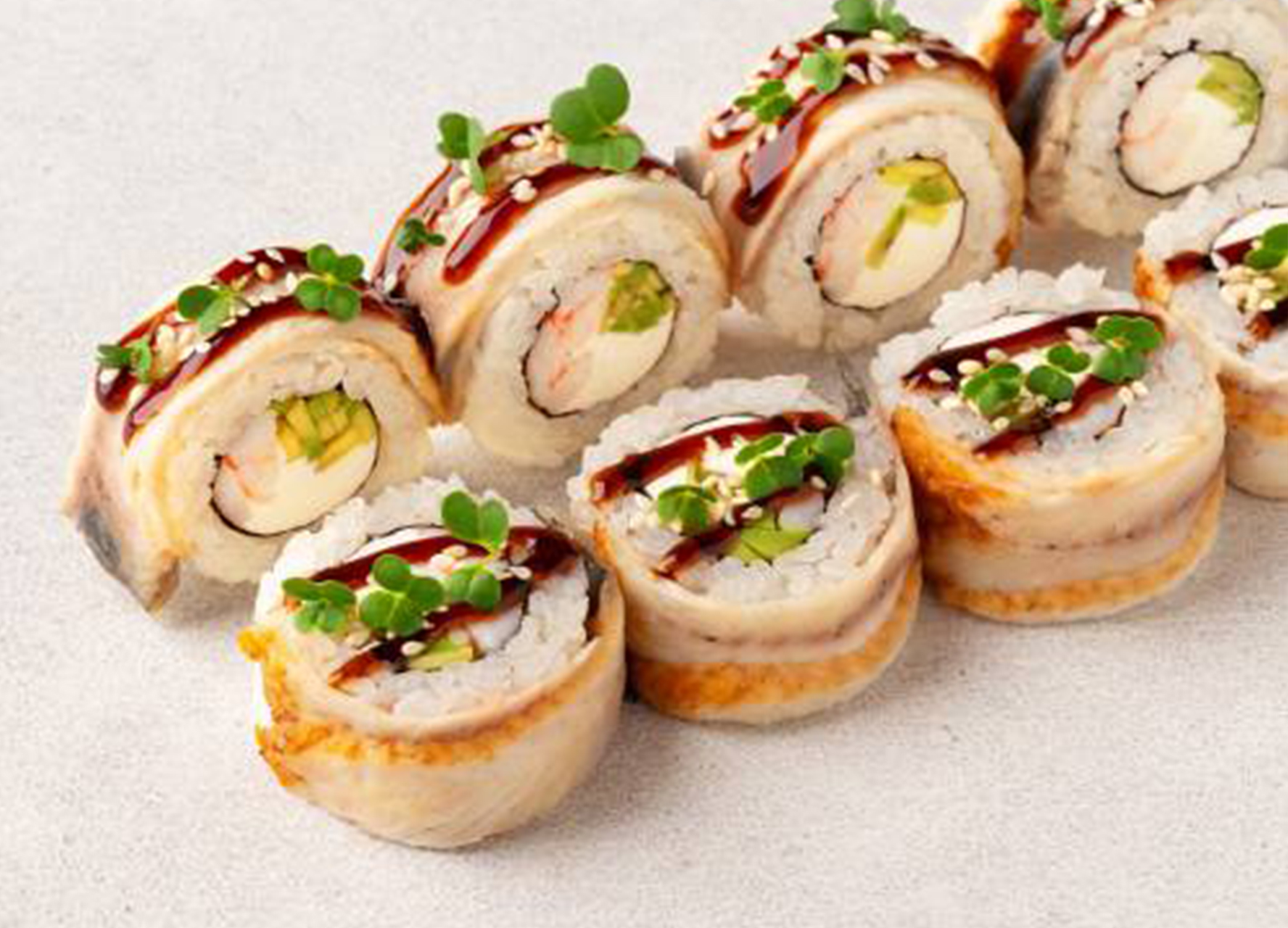 Ролл Филадельфия в угре с тигровой креветкой