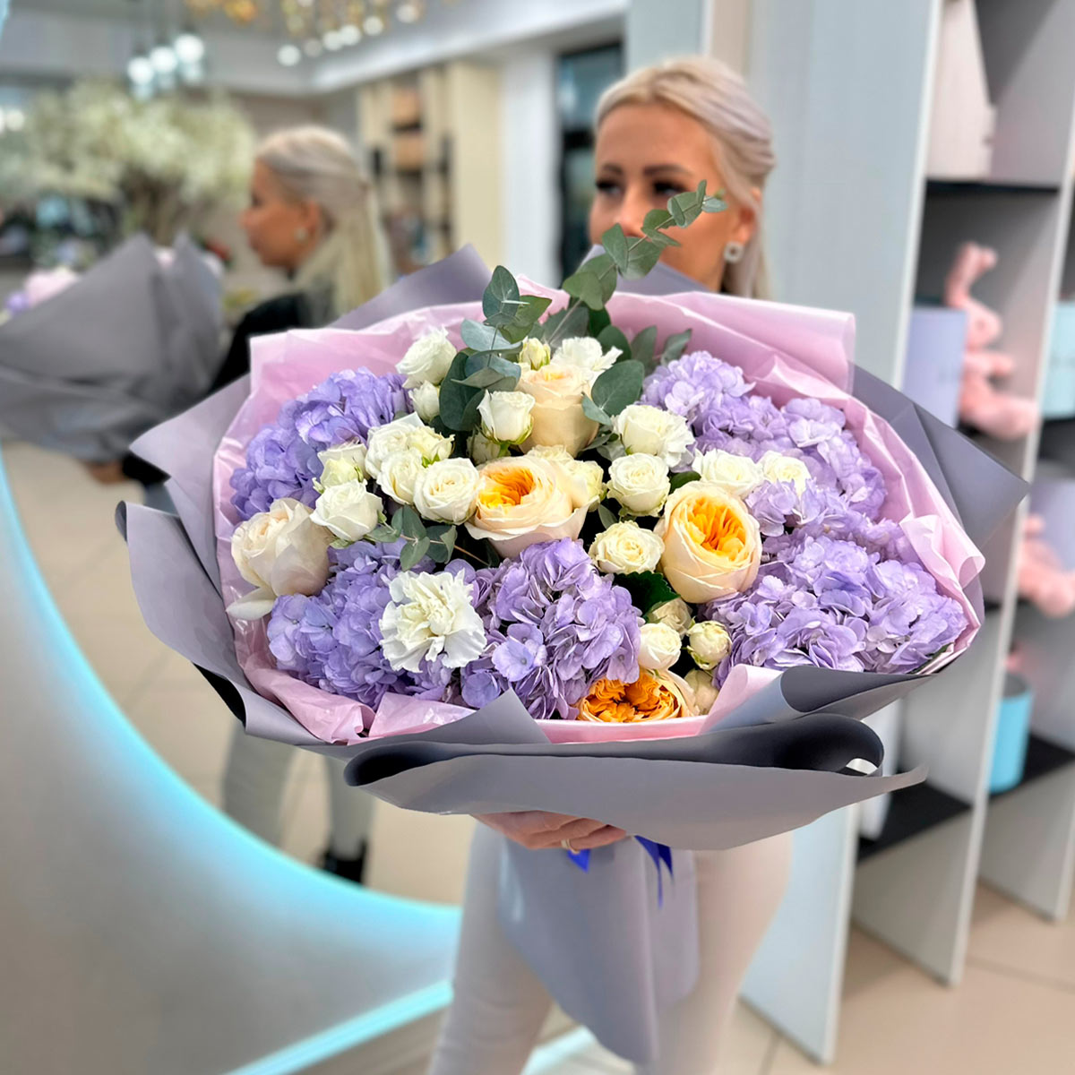 Авторский букет (предзаказ) 718