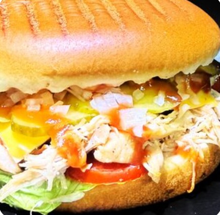 Японский бургер с рваной курицей