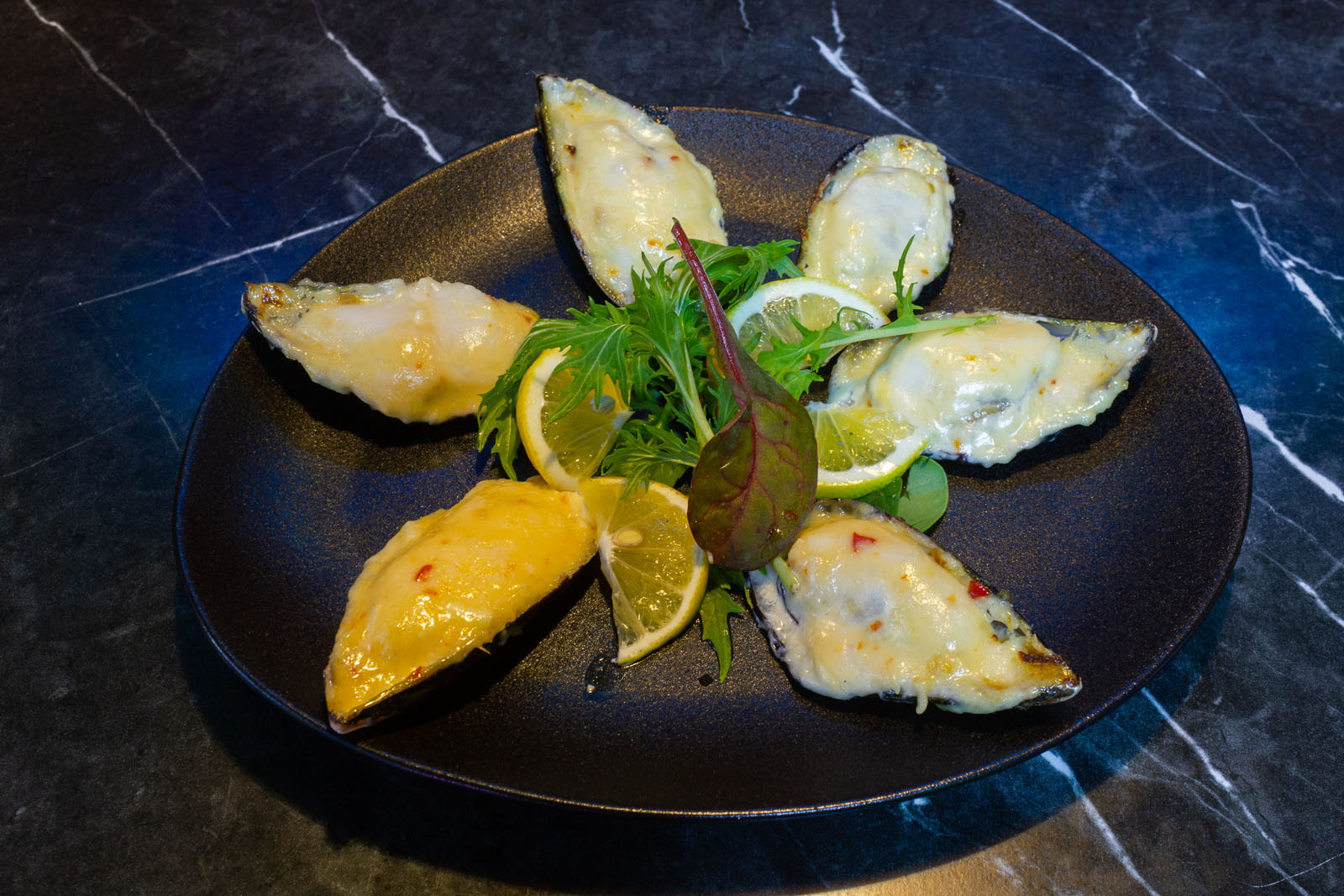 Мидии гигант в фирменном соусе 6 шт