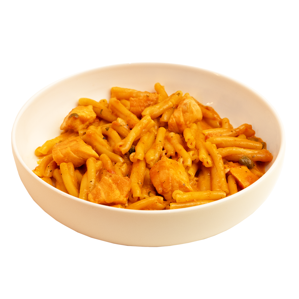 Казаречче с лососем в сливочно-томатном соусе