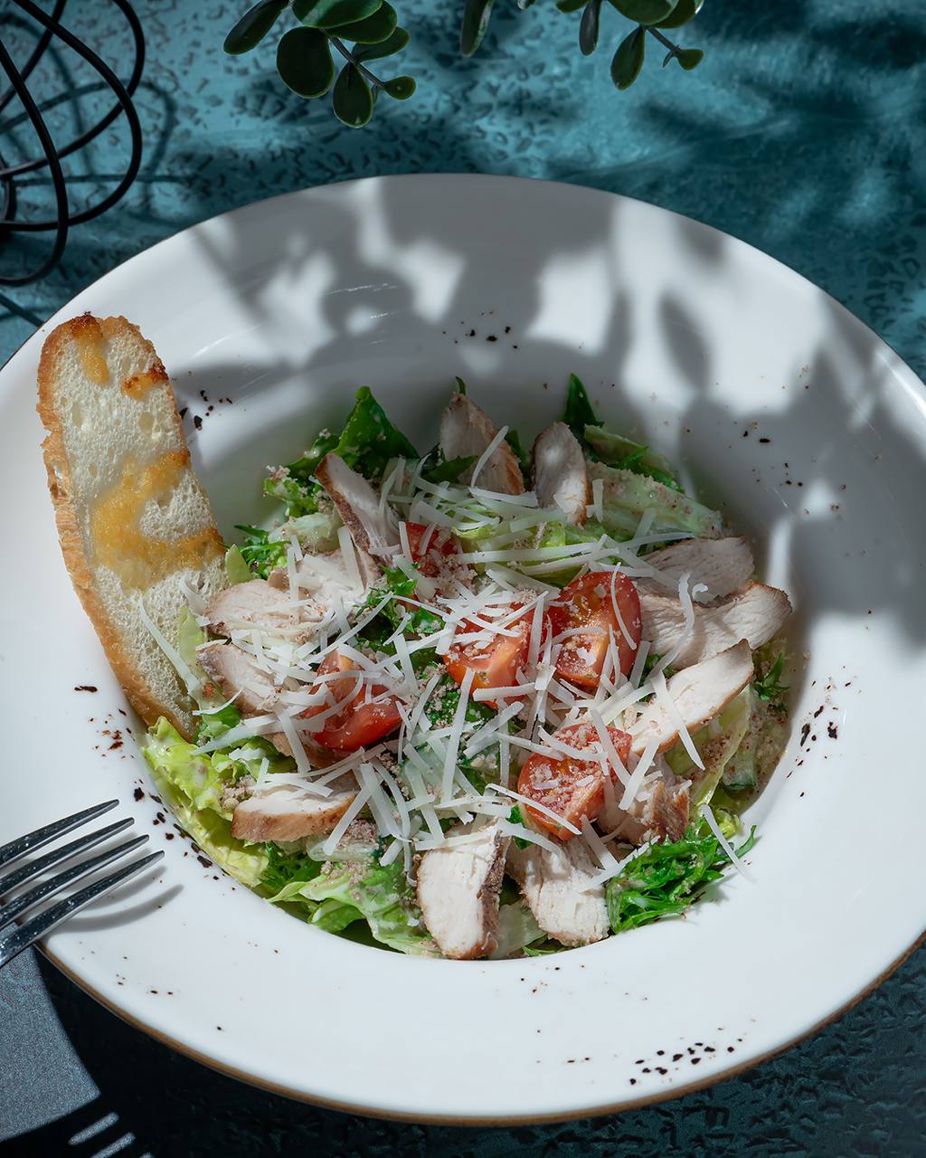 Салат с цыпленком и Пармезаном