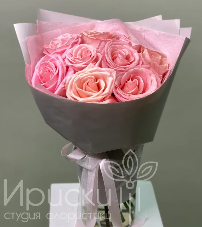Моно букет из розовых роз