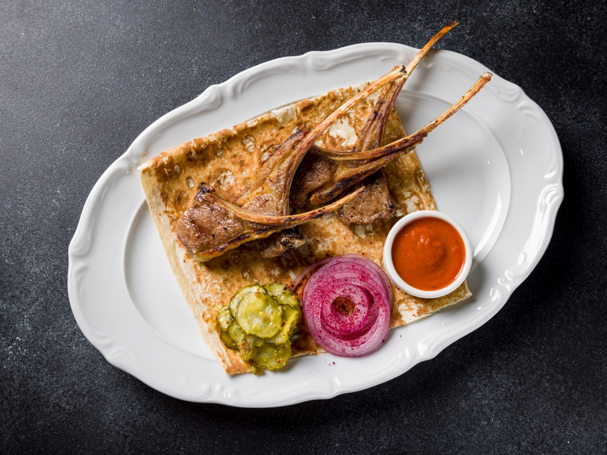 Каре ягненка на гриле