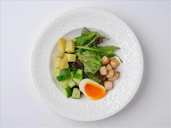 Салат с цыпленком и овощами