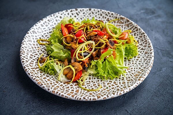 Салат с баклажанами и грибами