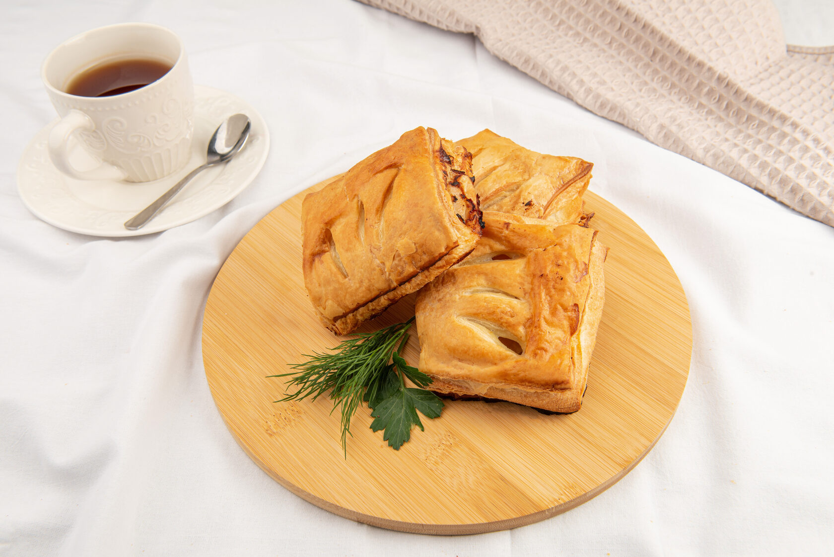 Слойка курица, грибы