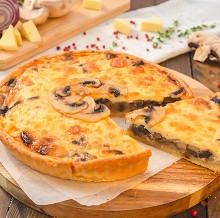 Киш с лесными грибами